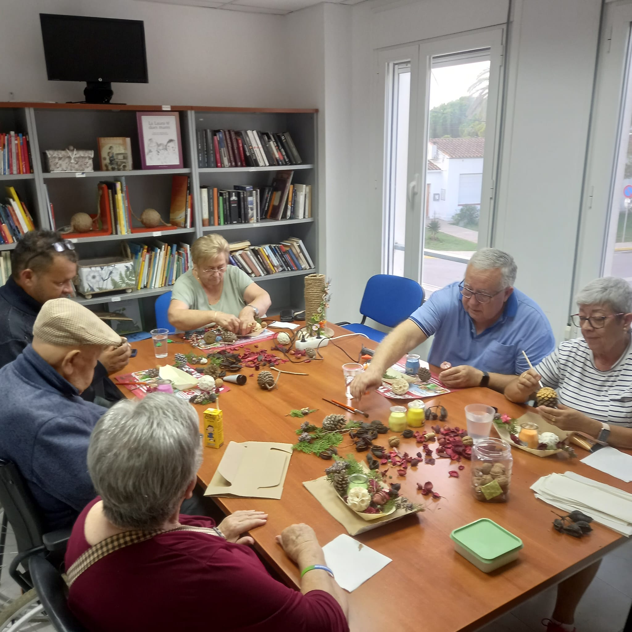 gent gran passant-s'ho bé jugant
